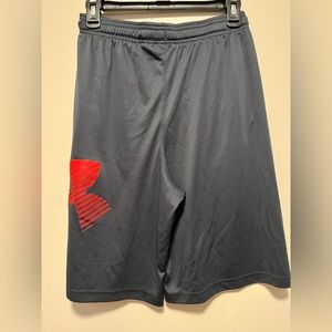 Under Armour shorts, boys XL.